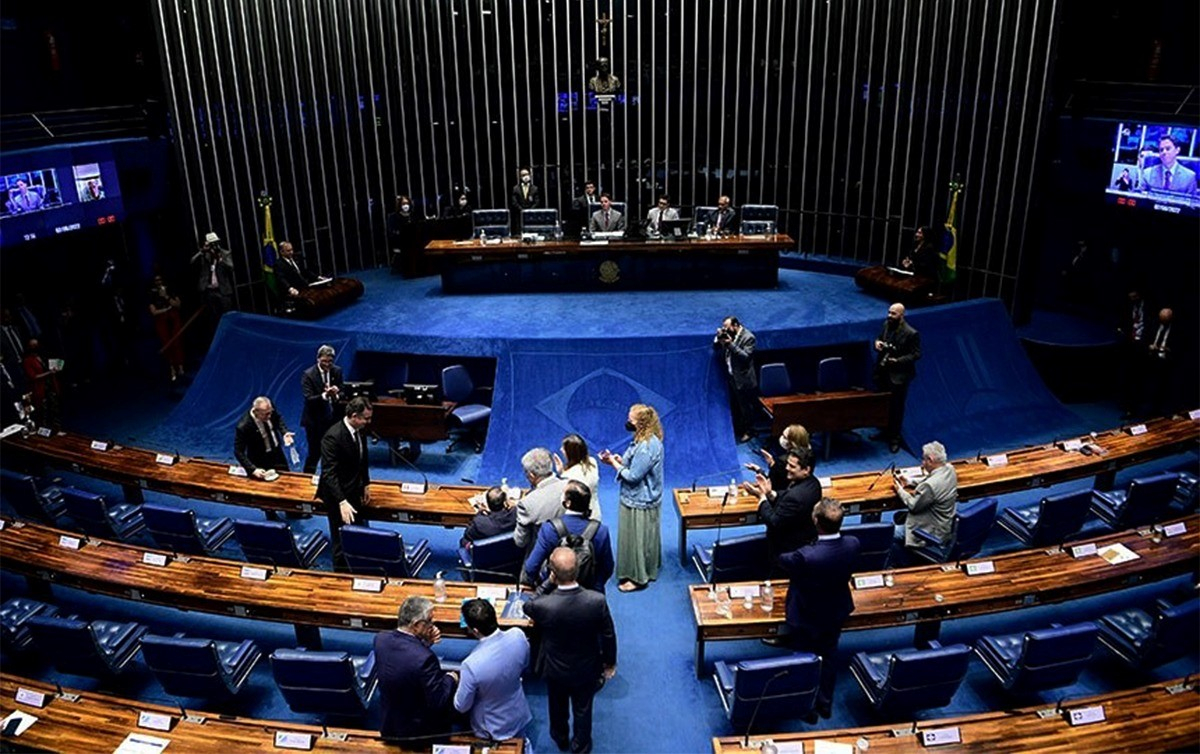 Congresso aprova penas mais duras para crimes sexuais online contra crianças