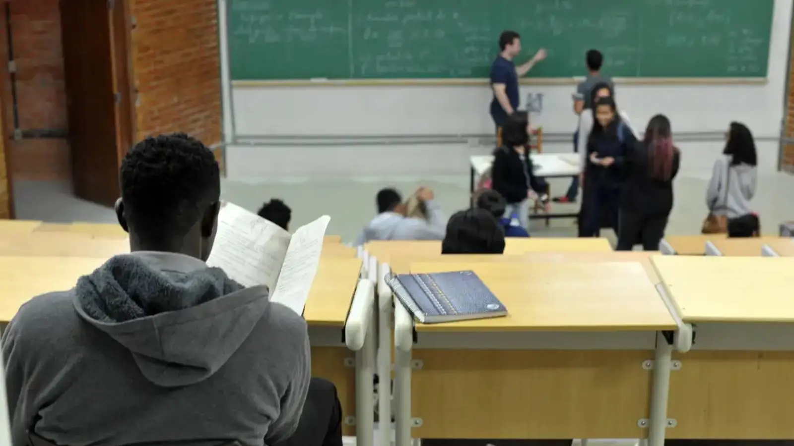 População preta e parda enfrenta desigualdades na educação 