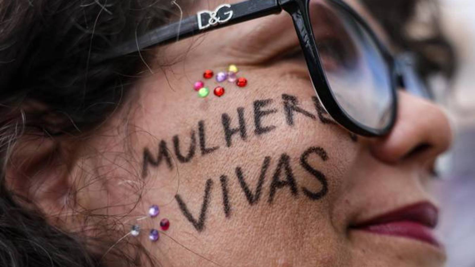 Voz do Brasil divulgará informações sobre combate à violência contra mulheres