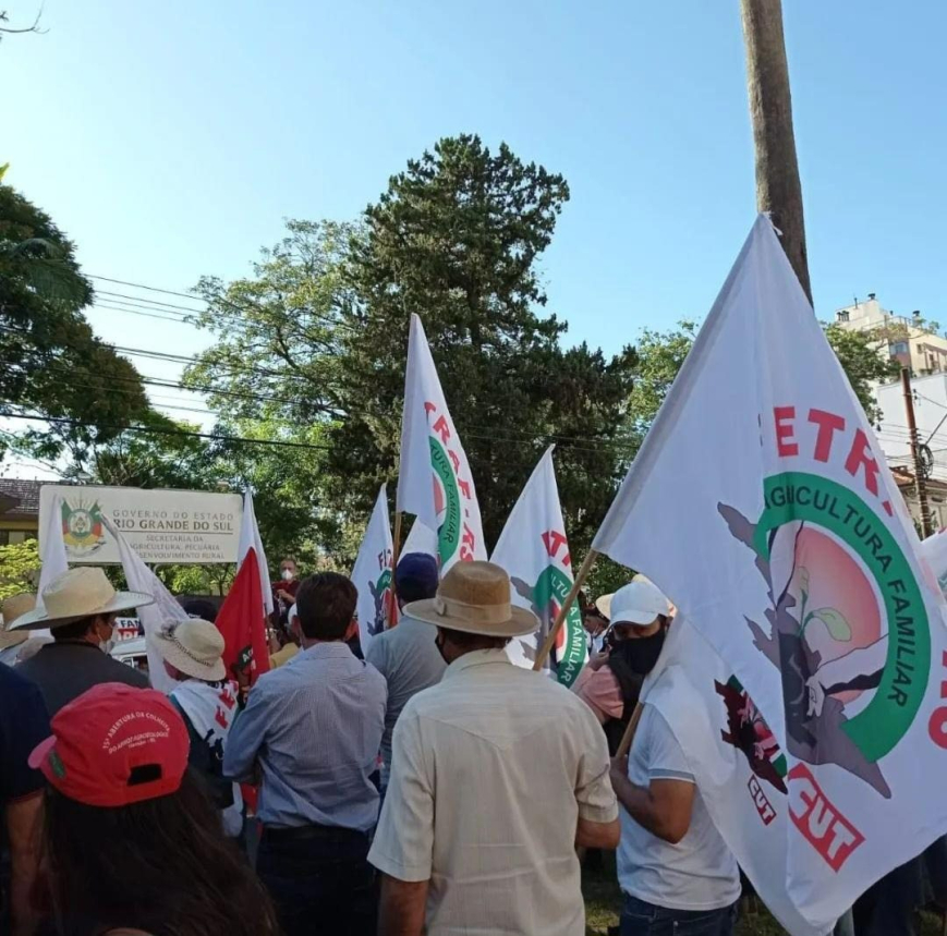 Agricultores familiares suspendem mobilização após negociações com o governo federal
