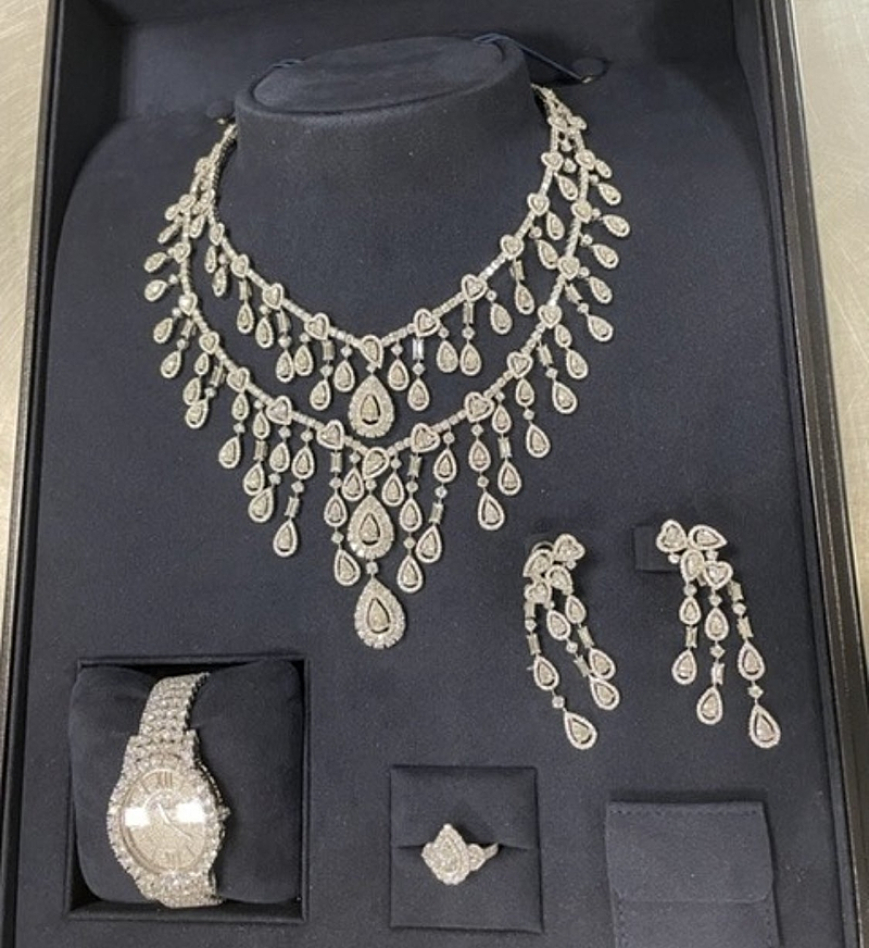 Bolsonaro incorporou ao seu acervo privado um terceiro conjunto de joias e diamantes sauditas