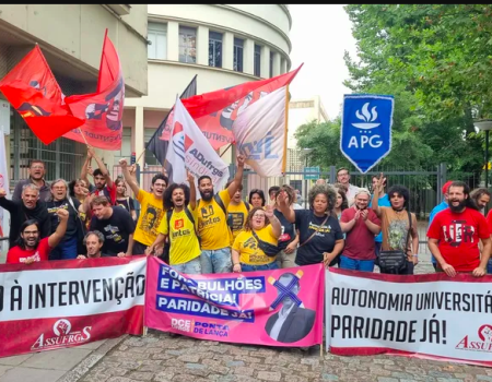 Comunidade da UFRGS protesta contra ‘canetaço’ que barrou paridade em eleições para reitor
