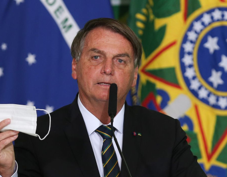 Indiciamento: Bolsonaro ajudou a propagar a covid-19, diz senadora