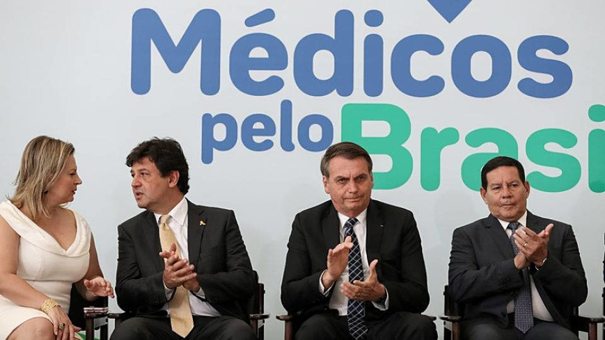 Lançado há 2 anos, programa de Bolsonaro para substituir Mais Médicos nunca abriu edital