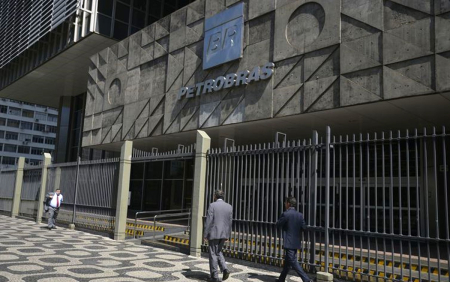 Petrobras anuncia nova política de preços e fim da paridade internacional de importação