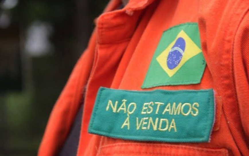Petrobras encomenda plataformas no exterior e tira 1,5 milhão de empregos no Brasil