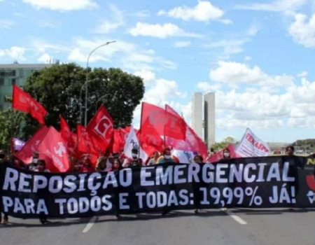Servidores federais vão intensificar mobilização com ato unificado em Brasília dia 31