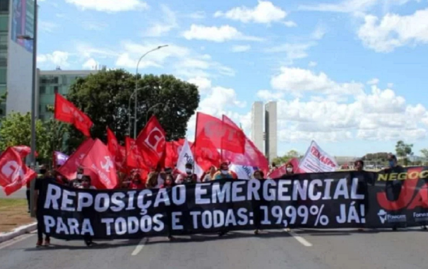 Servidores federais vão intensificar mobilização com ato unificado em Brasília dia 31